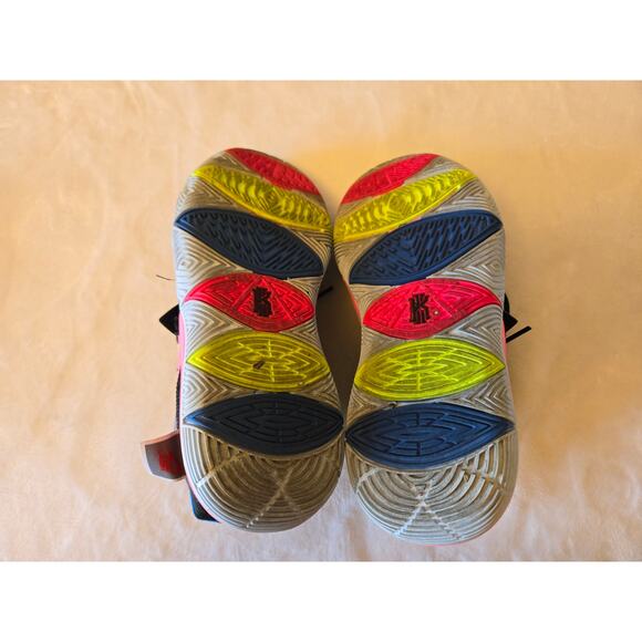 Nike Kyrie 5 "Just Do It" Black Volt Hyper Pink Youth Size 7 - Picture 11 of 11